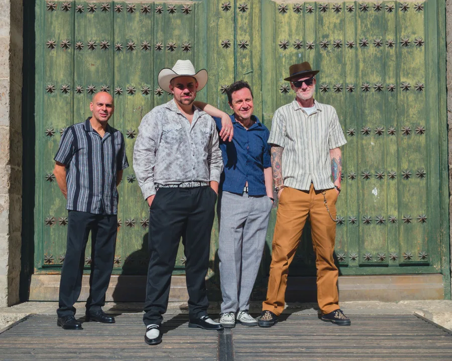 Claudio & the Roosters
