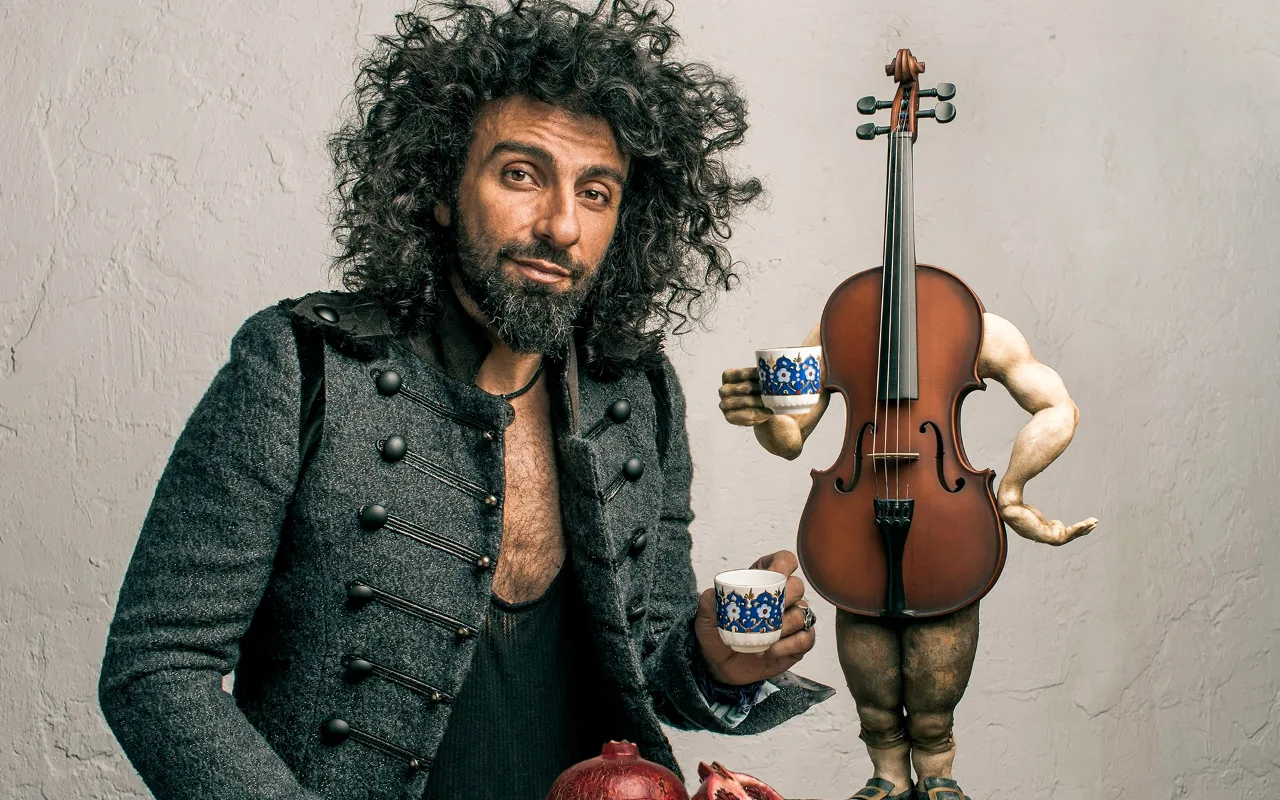 "Somos", interpretado por Ara Malikian, Nacho del Río, y el coro Ixena.