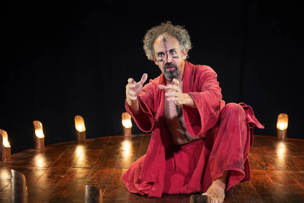 El Gato Negro Teatro: Prometeo, bufón y mártir