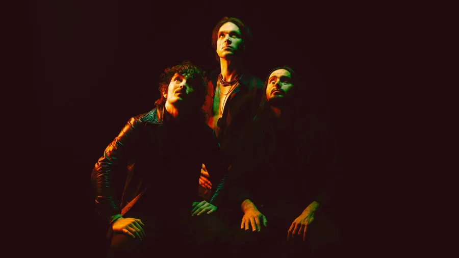 DIRTY SOUND MAGNET