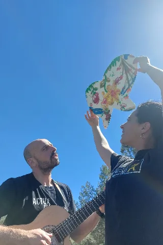 La oruga de colores