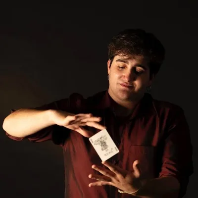 ASIER NUEL - ESPECTÁCULO DE MAGIA E ILUSIÓN