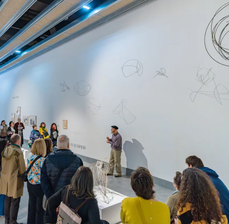 Visita Pablo Serrano, escultor de emociones 12:00h