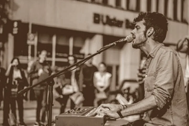 ANDRÉS MACNAMARA
