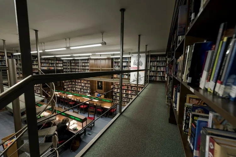 Biblioteca Municipal Hermanos Argensola
