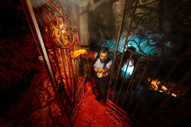 El terror vuelve a una cueva aragonesa con una experiencia teatral inmersiva
